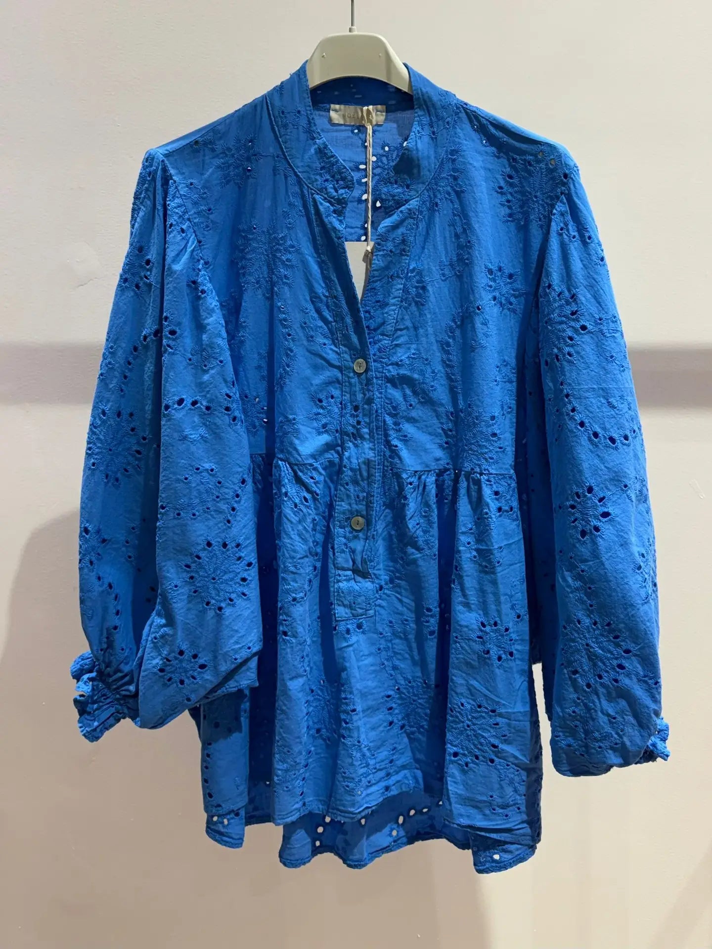 Blouse en broderie anglaise 100% coton NOELINE